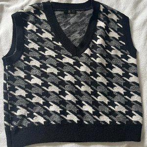 Women's White and Black Jumper